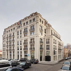 4* מלון Gallery Palace